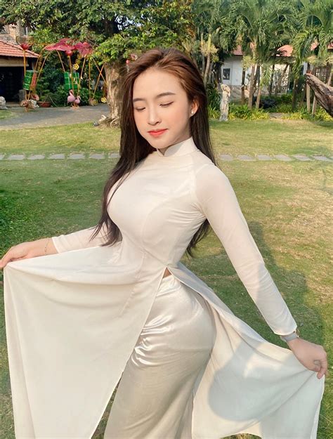 Hot girl có vòng 3 gần 1m sáng tạo cách pose dáng cực độc trong mùa dịch hàng loạt gái xinh