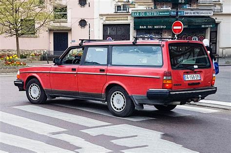 Volvo 244 Break Une Voiture De Collection Proposée Par Jean Michel G