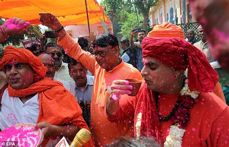 Hundreds Of Hindus Hold Cow Urine Drinking Party In The Belief It Can