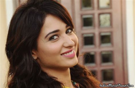 Tamanna Bhatia Hot Kaththi Sandai Movie Stills Wallpapers