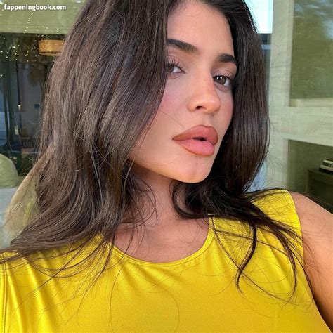 Kylie Jenner Kyliejenner 2 Nude OnlyFans Leaks The Fappening Photo 5539264 FappeningBook