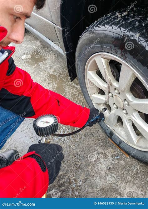 how to pump car tires