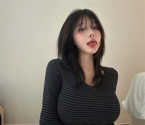 Pin By Alisah On Awek Cantik In Blonde With Freckles Real Women Model Hair