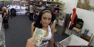 Sexy Latina Babe Fuck A Pawnmans Cock For Some Money Porn Videos