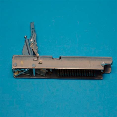 Петля двери духовки для плиты Gorenje 442006 | RS Запчасти