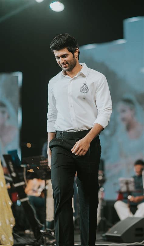 vijay devarakonda latest hd images  photoshoots  wallpapers
