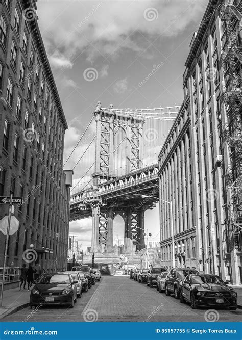 Manhattan Bridge from Dumbo Editorial Image - Image of manhattan, gate