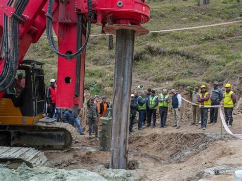 Uttarakhand Tunnel Collapse 1 Metre Manual Drilling Done Vertical