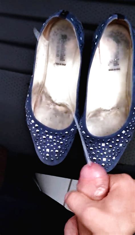 Cum On Woman Shoes Praznene Na Jenski Obuvki Porn Pictures XXX Photos Sex Images