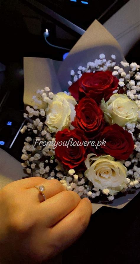 Mix Roses of Love - Best Valentine Flowers - FromYouFlowers.pk