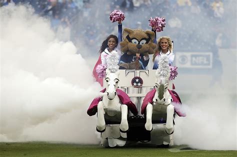 Tennessee Titans mascot, cheerleaders coming to Chattanooga ...