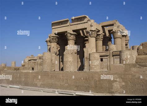 El arte egipcio templo de Kom Ombo Dinastía ptolemaico Ii a c