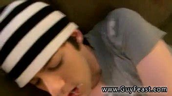 Imagen De Chico Gay Jovencito Indio William Est Viendo Televisi N Cuando Trace Xvideos