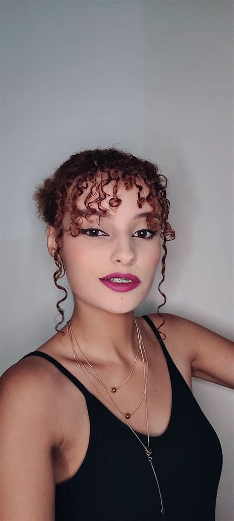 I M Feeling Super Hot Today What Do U Think Scrolller