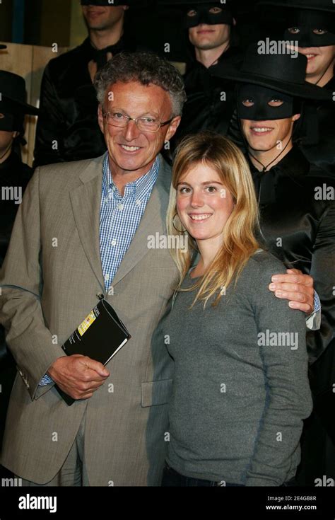 Nelson Monfort Et Sa Fille Isaure Assistent La Premi Re De Zorro