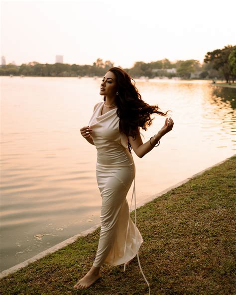 Jeniffer Piccinato | “My mistress’ eyes are nothing like the sun; Coral