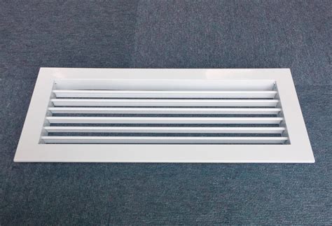 Наружная решетка на вентиляцию