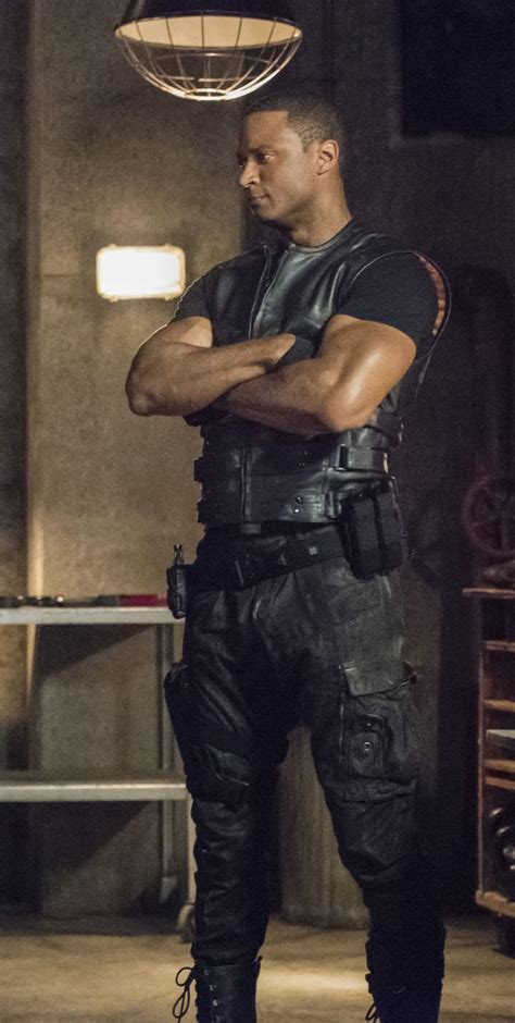 Arrow 4x01 - Green Arrow - John Diggle