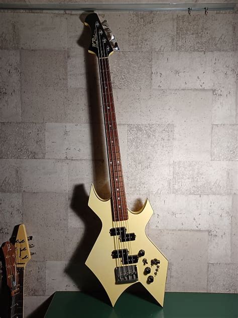 B C Rich Warlock Bass 80 S Nj Series White Nikki Sixx Active Reverb