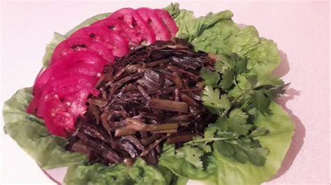 Тушеные ( жареные )листья и стебли молодого чеснока. - YouTube