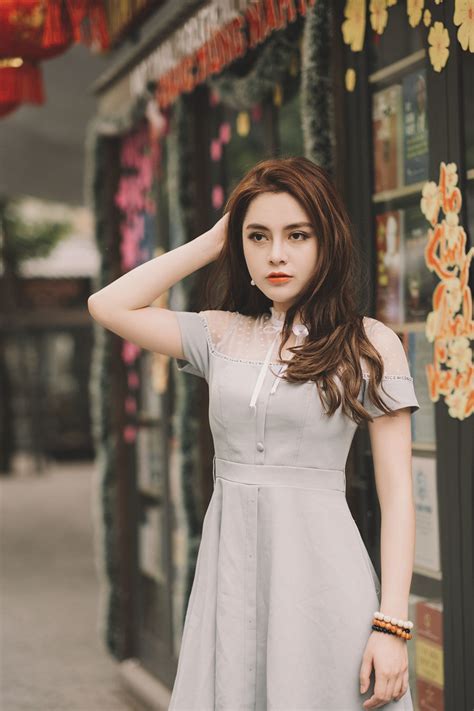 Bỏ thi Hoa Hậu Hoàn Vũ Việt Nam 2019 cô nàng hot girl Về nhà đi con tung ảnh gợi cảm giữa núi