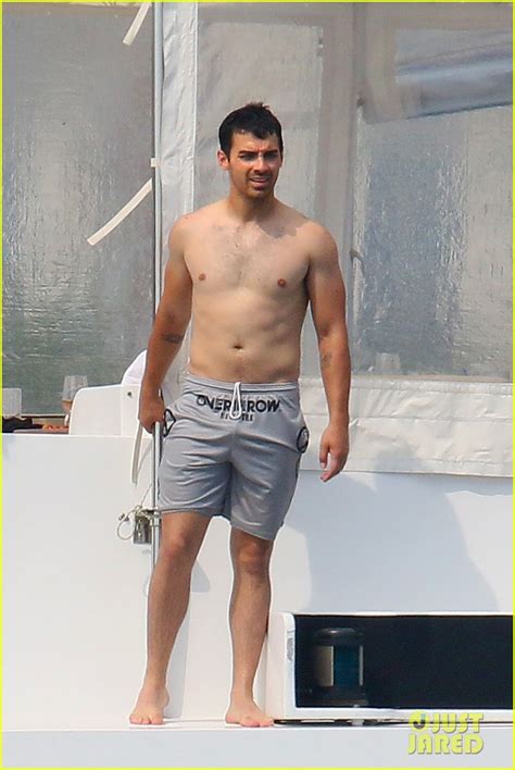 Joe Jonas Rocks A Serious Farmer S Tan On Cannes Yacht Photo 3918314