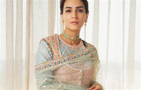 Обои girl hot sexy fashion eyes smile beautiful figure на телефон и рабочий стол раздел