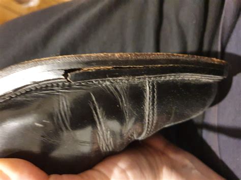 Wie viel würde die Reparatur dieser Schuhe kosten? (Schuhmacher, Lloyd)