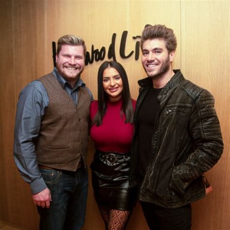 ‘Floribama Shore’ Cast Pics: HollywoodLife Portraits – Hollywood Life