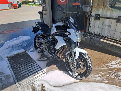 Купить б у Kawasaki ER N инжектор передач в Новомосковске белый naked bike года на Авто