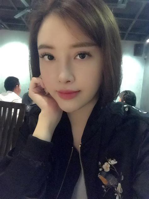 Em gái sao Việt Người thì xinh người thì sang chảnh bảo sao nổi tiếng chẳng kém hot girl