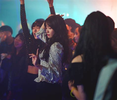 Юна из Girls’ Generation демонстрирует своё обаяние в дораме «Король ...