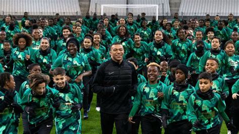 Kylian Mbappe Cleats: 20-Year-Old Gets First Signature Nike Mercurial ...