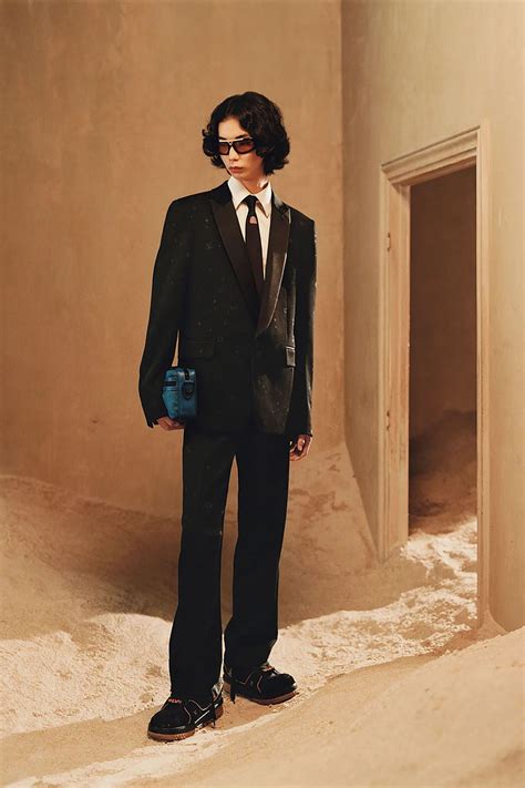 Louis Vuitton Pre Fall 2023 Men RUNWAY MAGAZINE Official