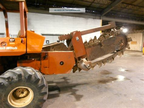 Ditch Witch R100 Trencher