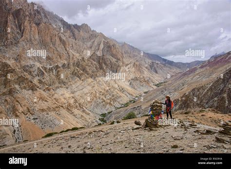 Trekking In The Zanskar Valley Ladakh India Stock Photo Alamy