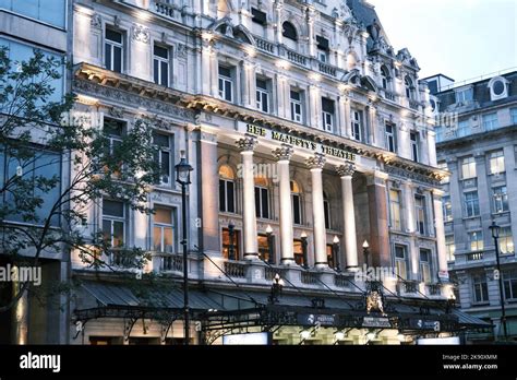 A Majestic Building Of The Her Majesty Theatre Stock Photo Alamy