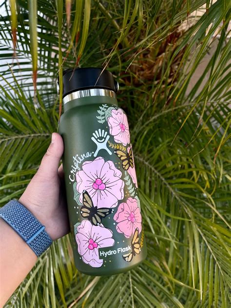 Personalized Hydro Flask // Hand Painted Floral Design // Add | Etsy