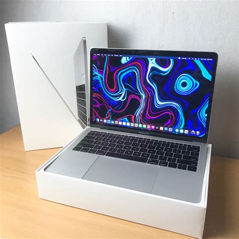 Macbook Pro 13 Inch 2017 Very Good Condition Full Set Box Computers