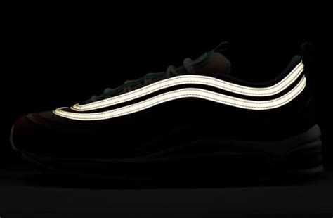 Nike Air Max 97 Se ナイキ エア マックス 97 Se Moving Co Dv2621 200 スニーカーラボ