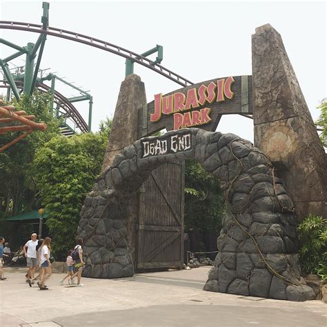 6 Best Extreme Rides of Universal Studios Singapore - marron is going