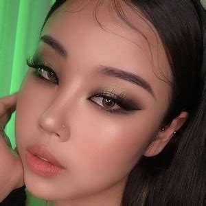 10 Hot Sexy Hwa Pyung Sim Bikini Pics