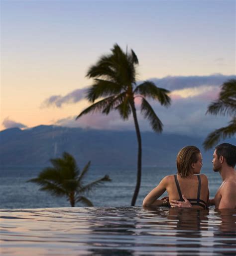 The Best Hawaii Honeymoon Hotels, Resorts and Rentals - PureWow