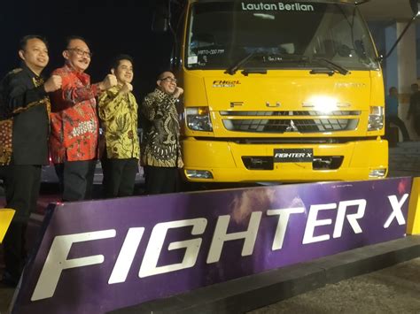 Pulau Sumatera Sumbang Persen Penjualan Truk Di Mitsubishi Fuso