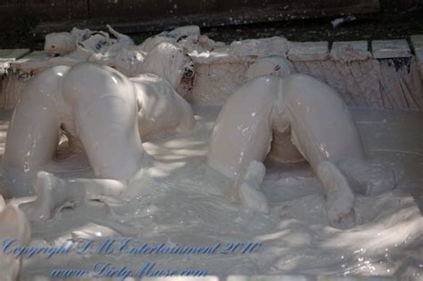 Nude Girl Covered In Dirt Cumception