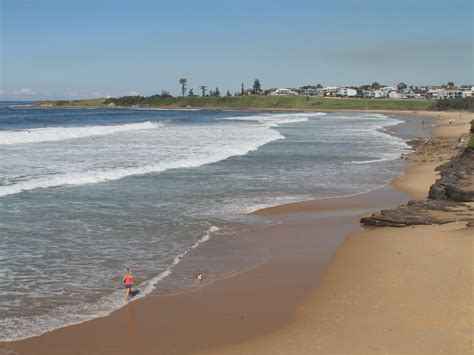 Thirroul, NSW - Aussie Towns