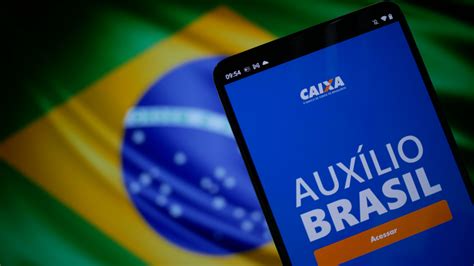 Auxílio Brasil tem 450 mil novos cartões em setembro veja como