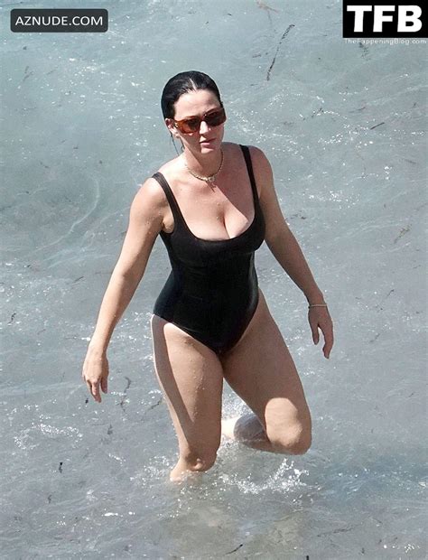Katy Perry Sexy Seen Flaunting Her Hot Figure Wearing A One Piece Swimsuit At The Beach In