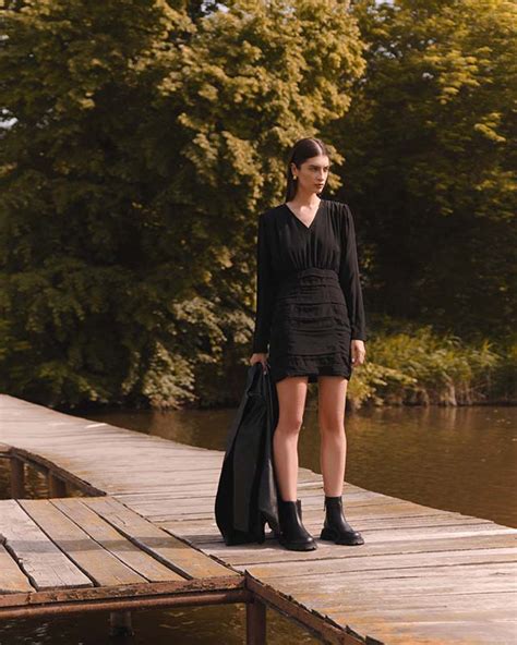 L.A.B. – Ready to wear brand with harmonious images that emphasizes the ...