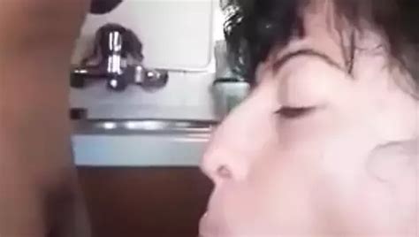 Milf Lutscht Zwei Xhamster